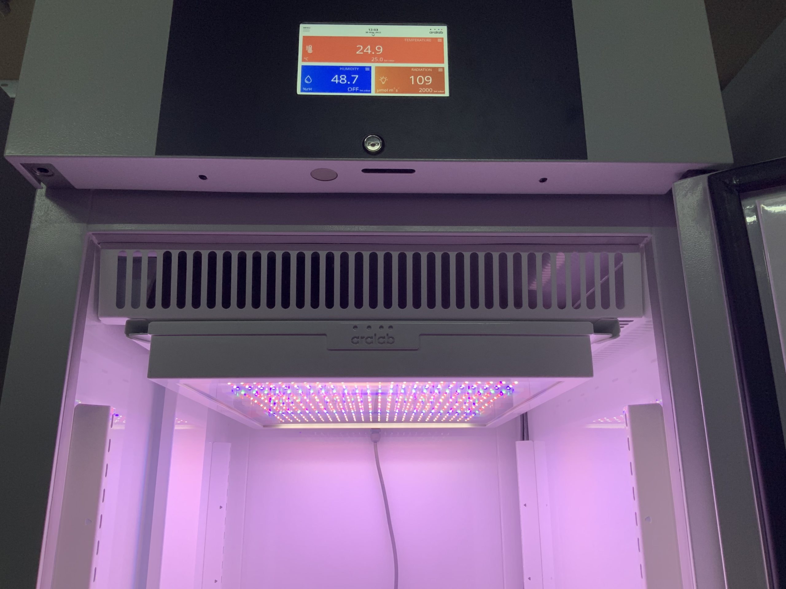 FITOCLIMA 600 & 1200 – Tủ mô phỏng môi trường cho sự phát triển thực vật