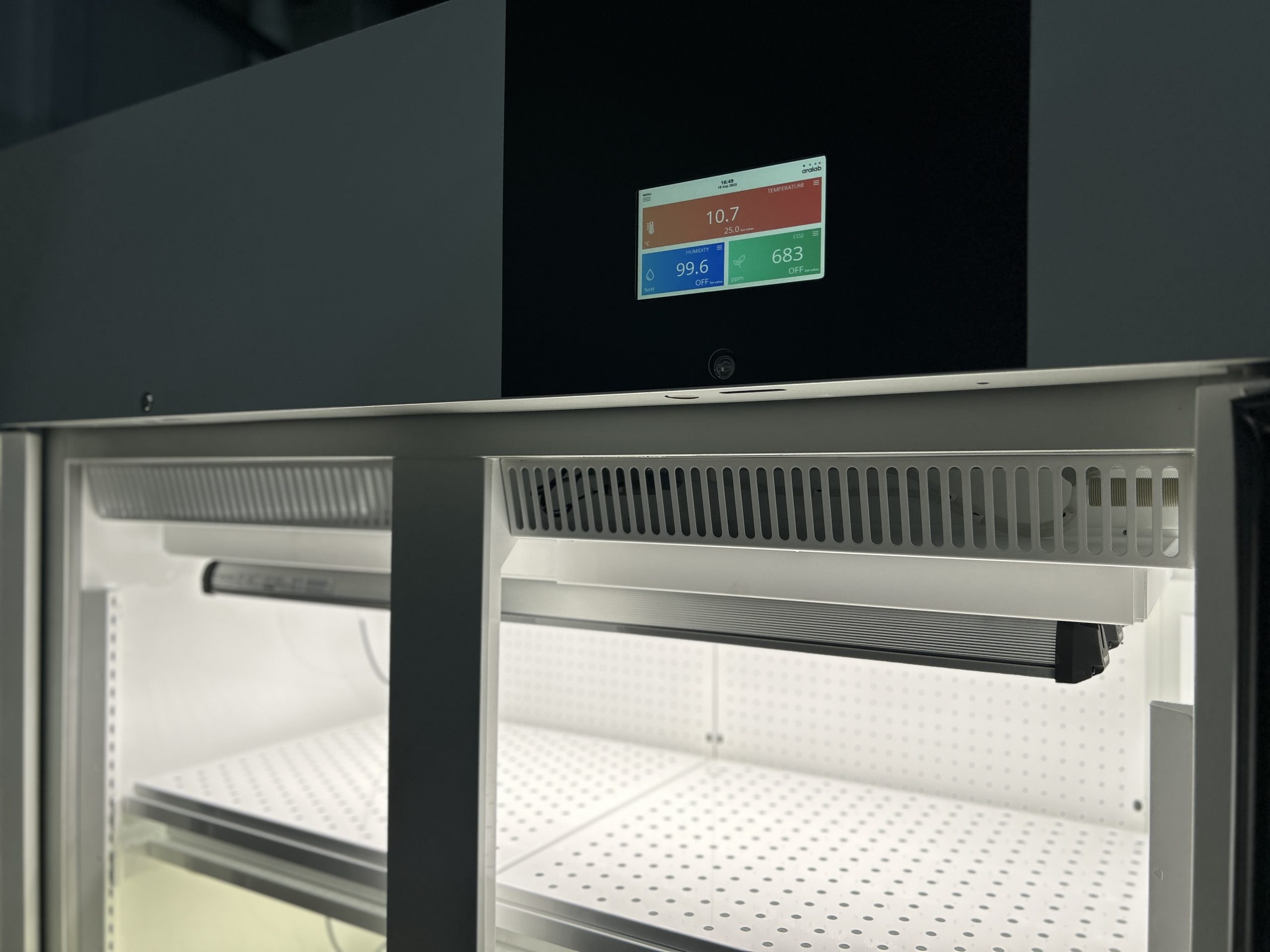 FITOCLIMA 600 & 1200 – Tủ mô phỏng môi trường cho sự phát triển thực vật